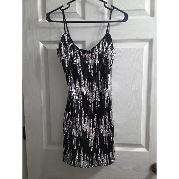 Madrag Womens Black & Silver Sequins Mini Dress Adjustable Straps Disco Med Y2K - Picture 1 of 6